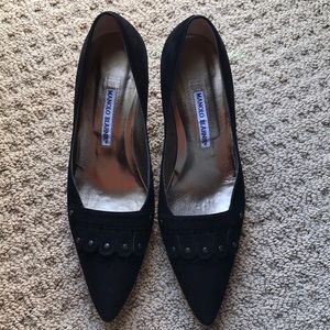 Black suede manolo blahnik kitten heels sz 37.5